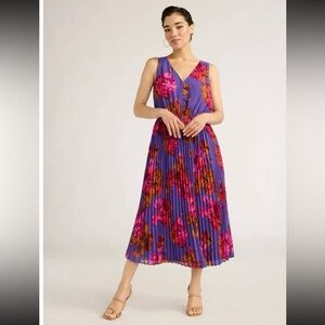 Sofia by Sofia Vergara Floral Pleated Midi V Neck Dress